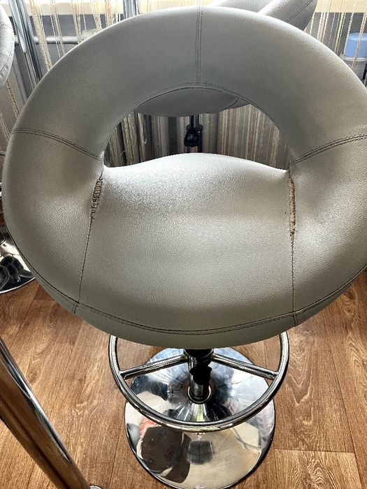 Комплект барних стільців