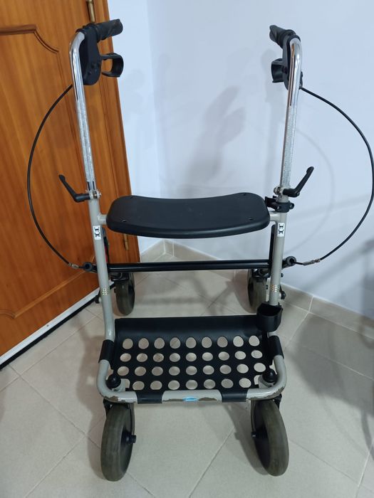 Andarilho com rodas