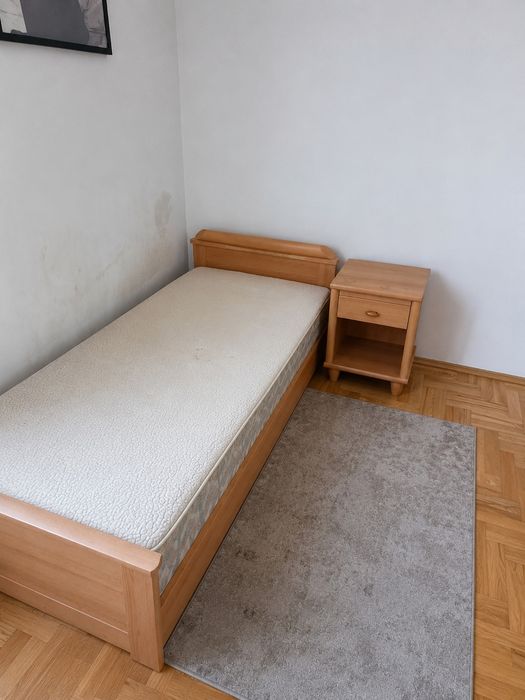 Łóżko i szafka nocna komplet drewniany  jasny beż Pruszków