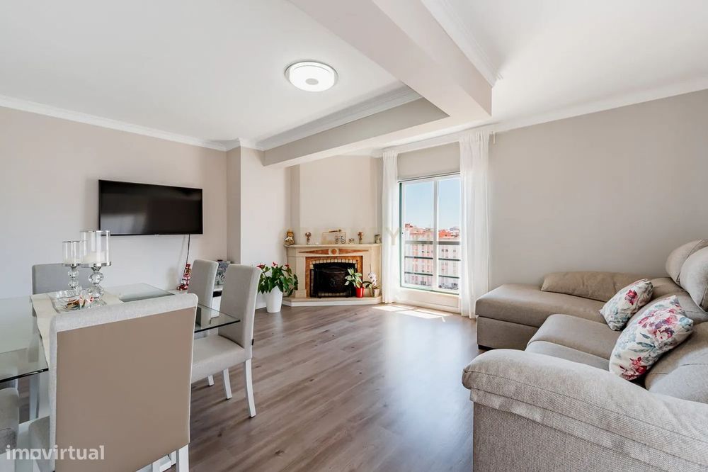 Apartamento T2 em Rio de Mouro, Sintra.