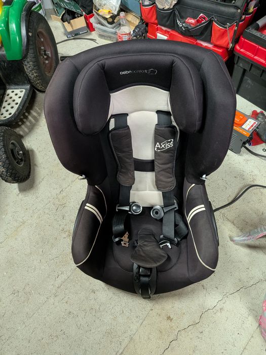 Fotelik samochodowy bebe comfort axiss 9-18kg