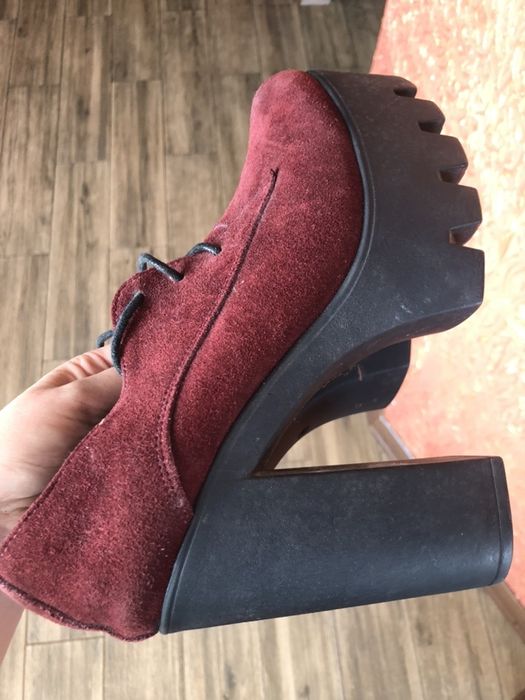 Замшивые ботинки ботильоны тракторная подошва