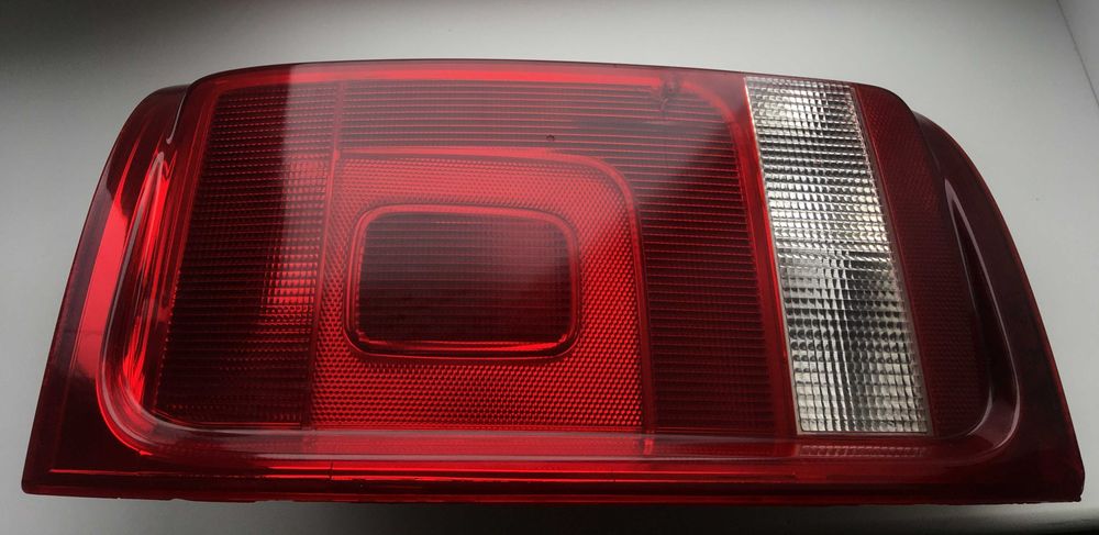 Фонар Volkswagen Amarok DEPO 441-19B5R-LD-UE / 2H1945096B