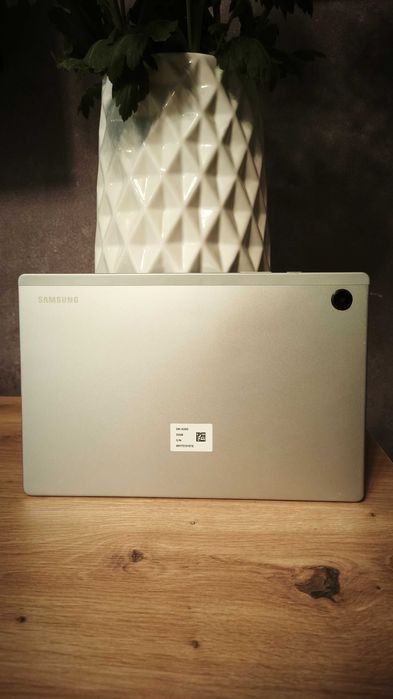 Продам планшет Samsung tab A8 32 GB вживаний, в гарному стані.