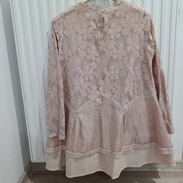 Sukienka koronkowa
