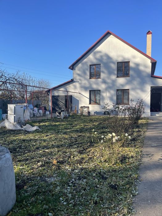 Продам двухэтажный дом