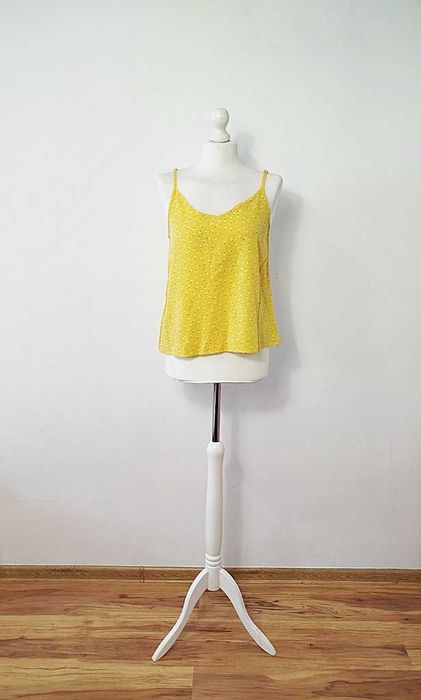 żółty top w drobne kwiatuszki