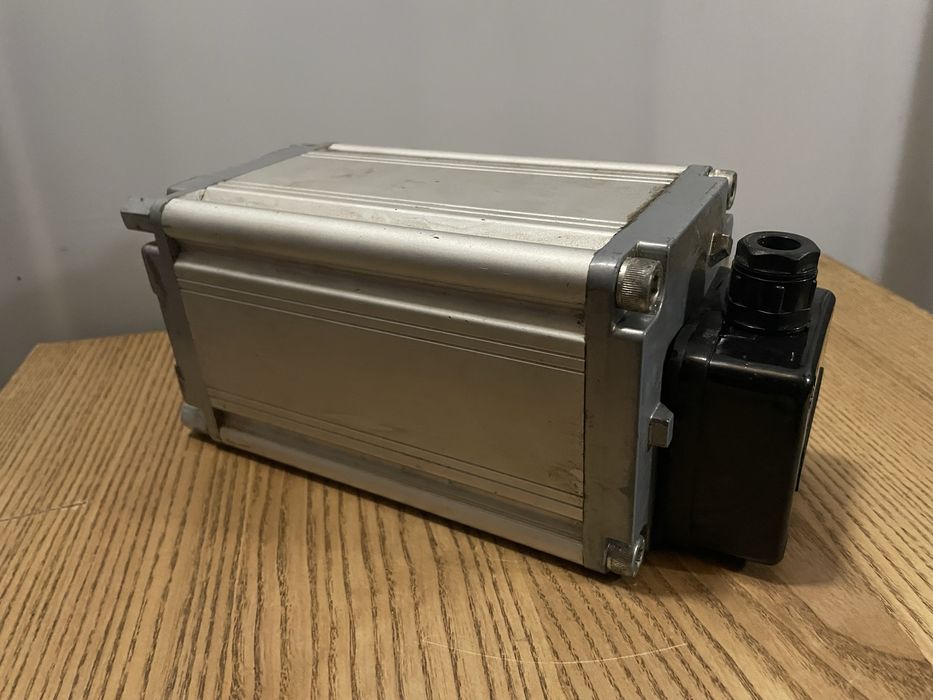 Электродвигатель 18000об/мин, 320 Гц, 220Вт, 220В