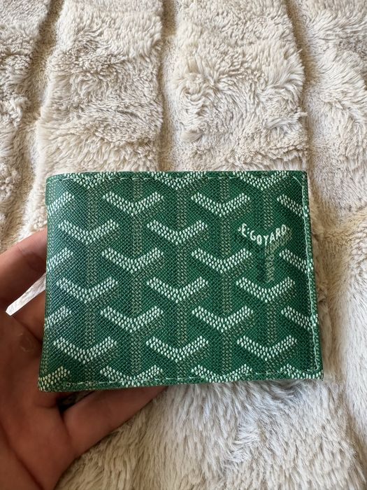 Zielony portfel goyard