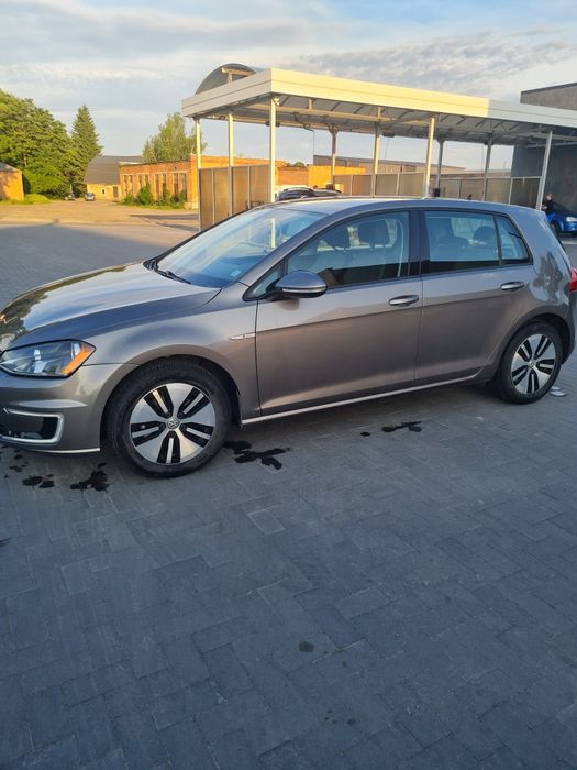 Продам  Volkswagen e-Golf