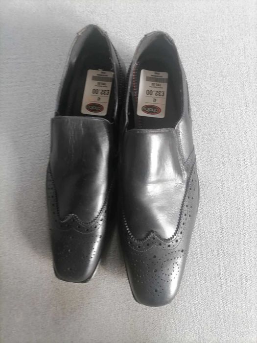 Nowe męskie buty Hush Puppies czarne rozmiar 42