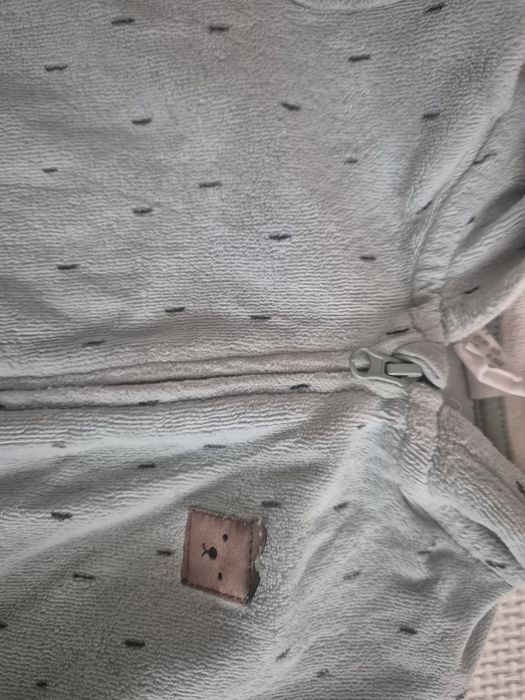 Pajac chłopięcy h&m welurowy 68 cm