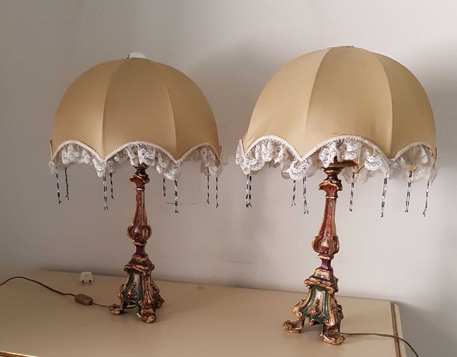 Candeeiros de mesa talha antigos e candeeiro teto para restauro