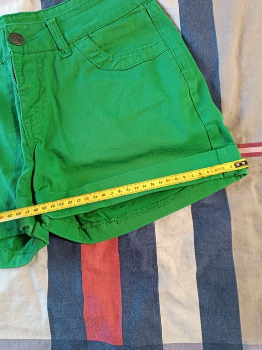 Продам женские шорты