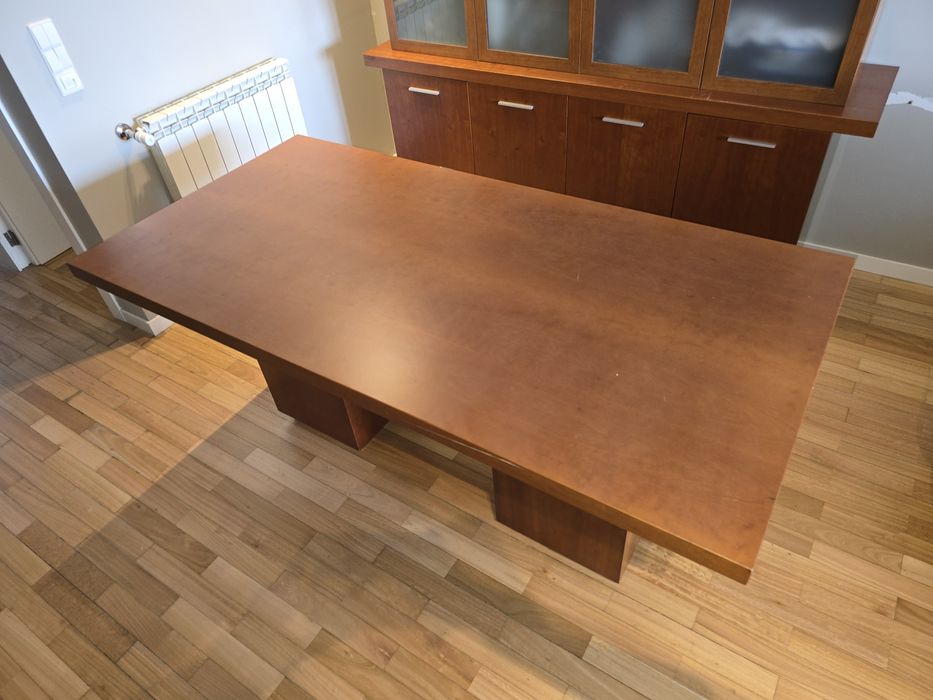 Mesa de Sala em madeira maciça