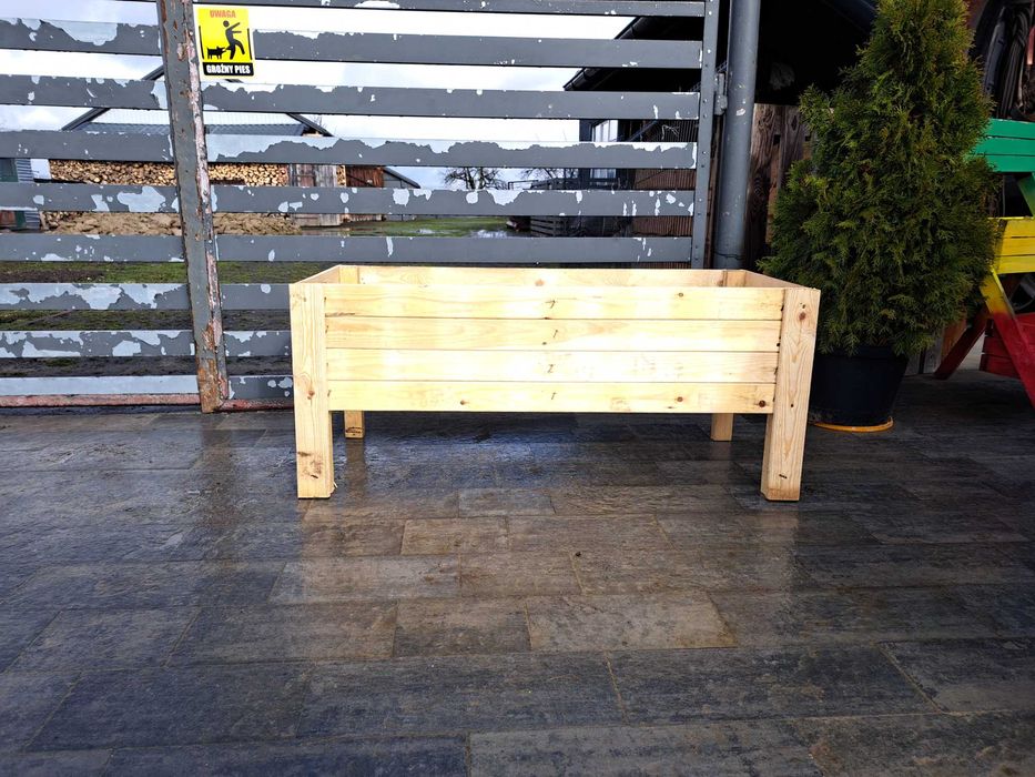 Warzywniak z desek o wymiarach 115x50cm