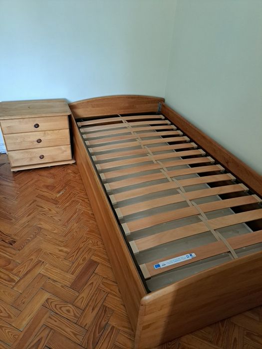 Roupeiro/Cama individual/Mesa de cabeceira (2x) Cerne