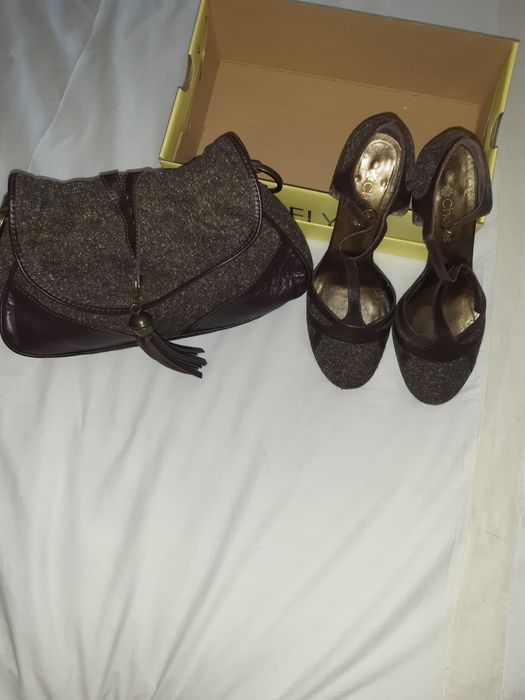Vendo conjunto de sapatos e carteira