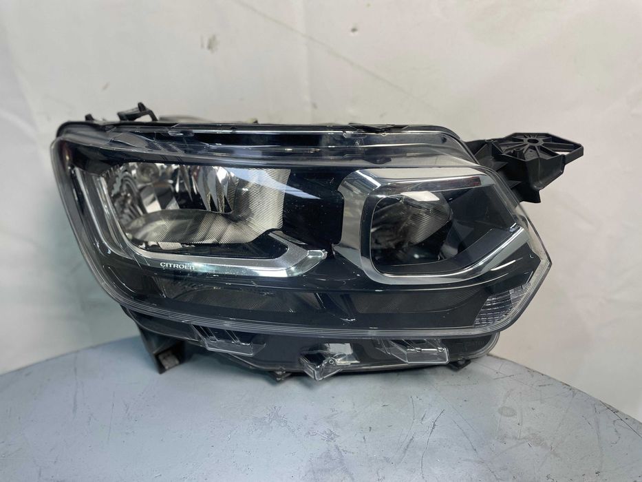 Farol dianteiro direito Citroen Berlingo k9 ( 2019)