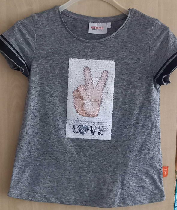 bluzeczka dla dzieci cekiny pięść love weekends emoji 146 152