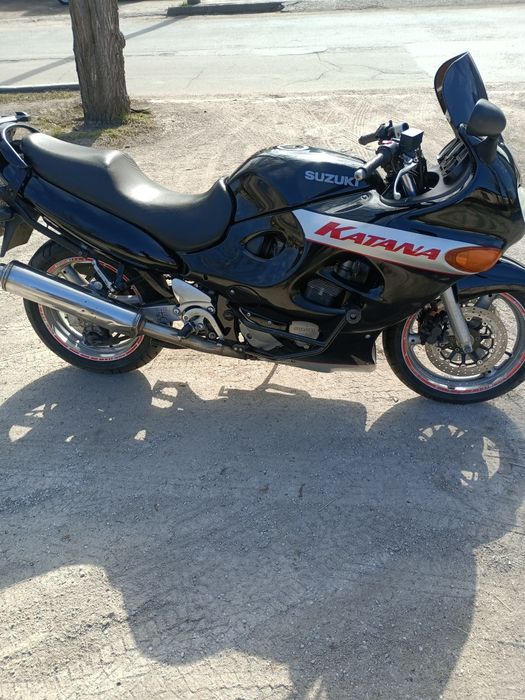Сузуки катана GSX 750F.