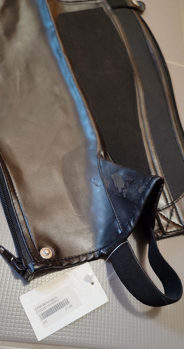 Czapsy CRW z gumami - skóra ekologiczna - XS dla dorosłych - z wadą