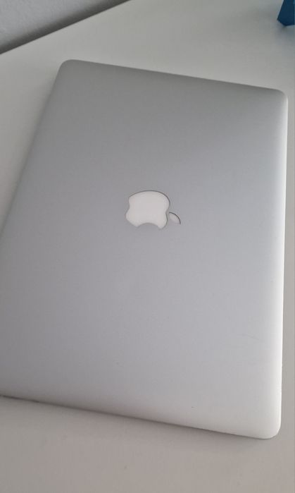 Apple MacBook Air 13 I7-1TB-8GB