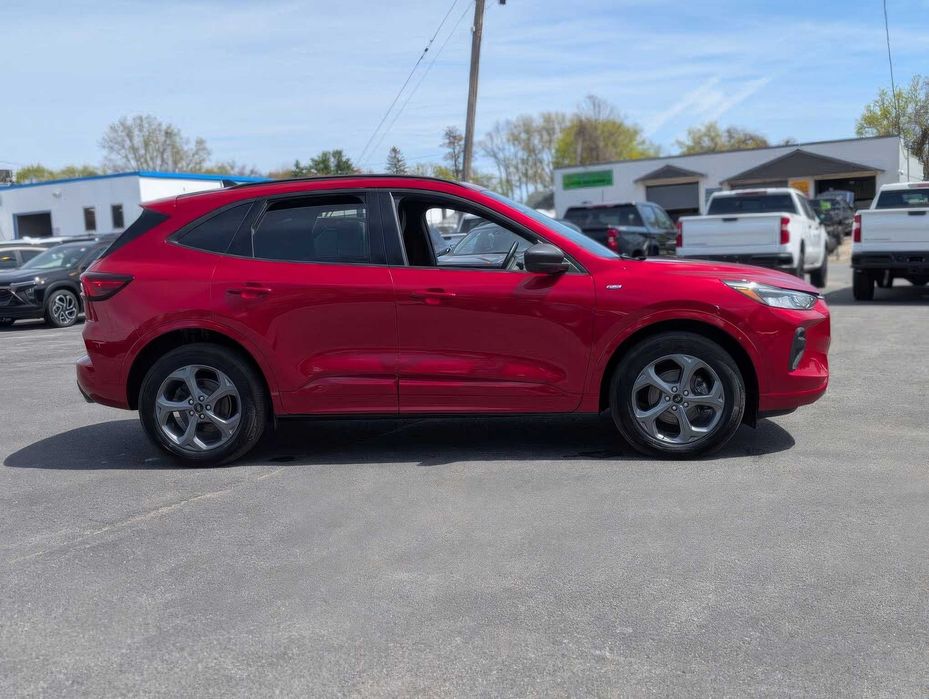 Ford Escape      2024