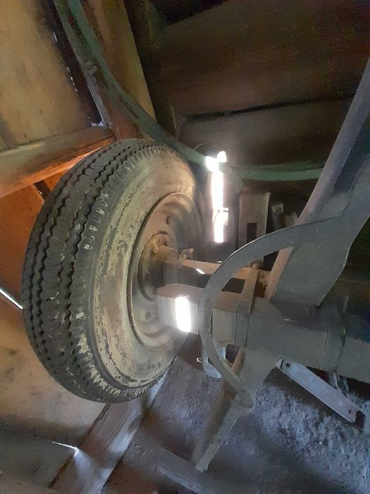stary wóz konny drewniany