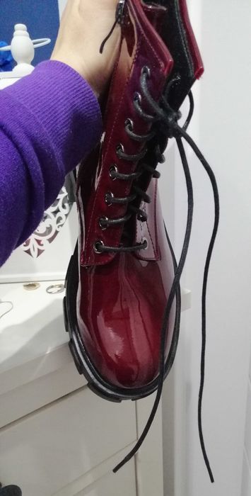 Nowe lakierowane buty na grubej podeszwie r 41
