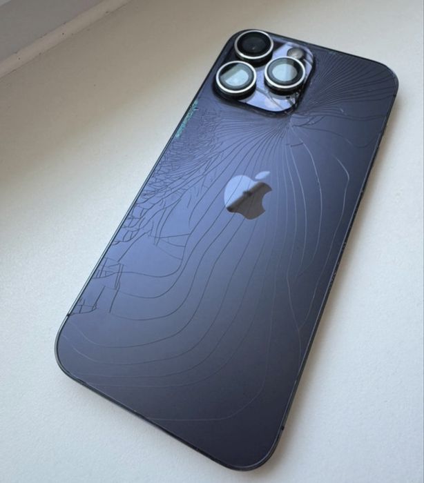 Serwis IPhone - Wymiana wyświetlaczy , bateri i tyłów