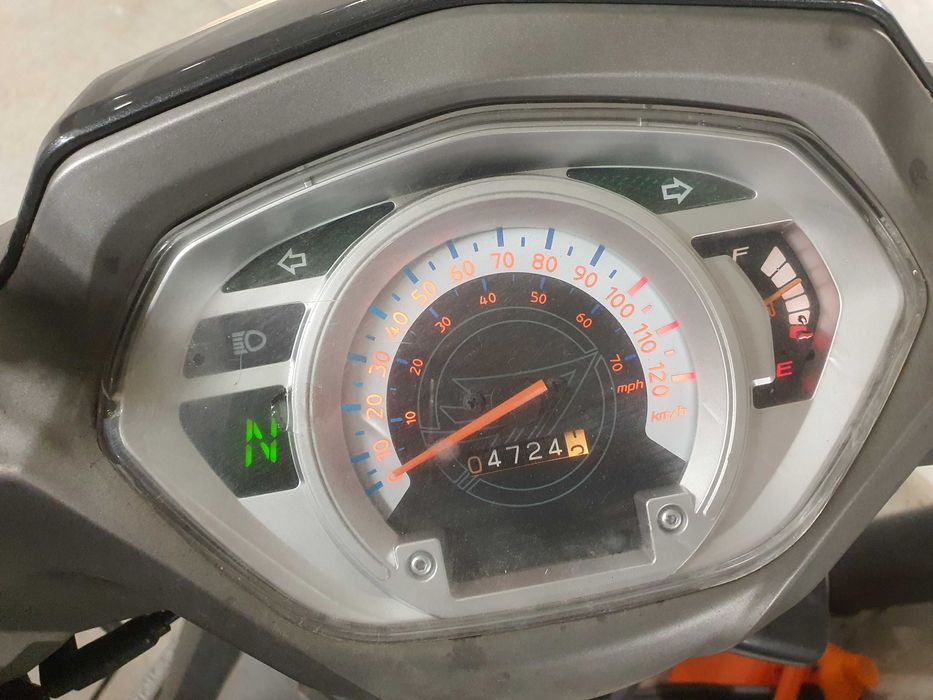 Scooter a precisar de reparos Keeway cs110