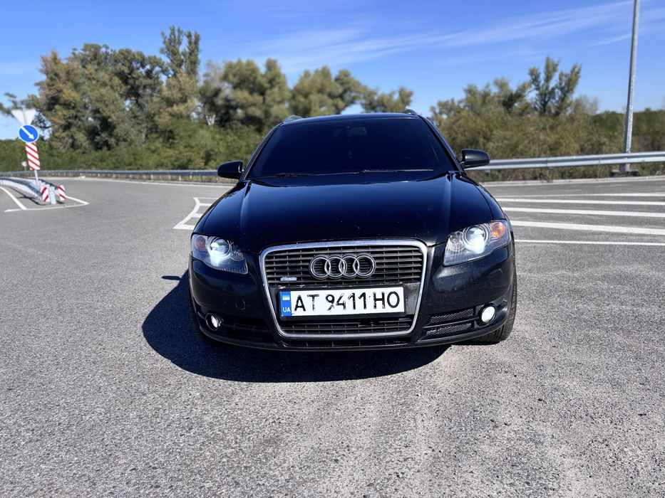 легковий автомобіль Audi