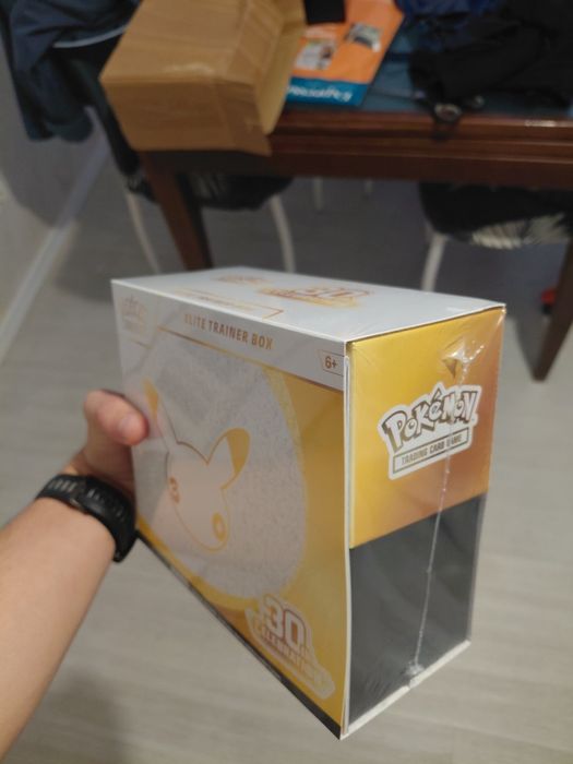 30th Celebration Elite Trainer Box Eng