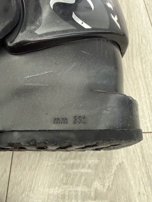 Narty Elan, buty Rossignol, kije fizan