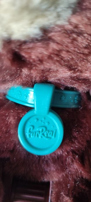 Cãozinho de passeio FurReal