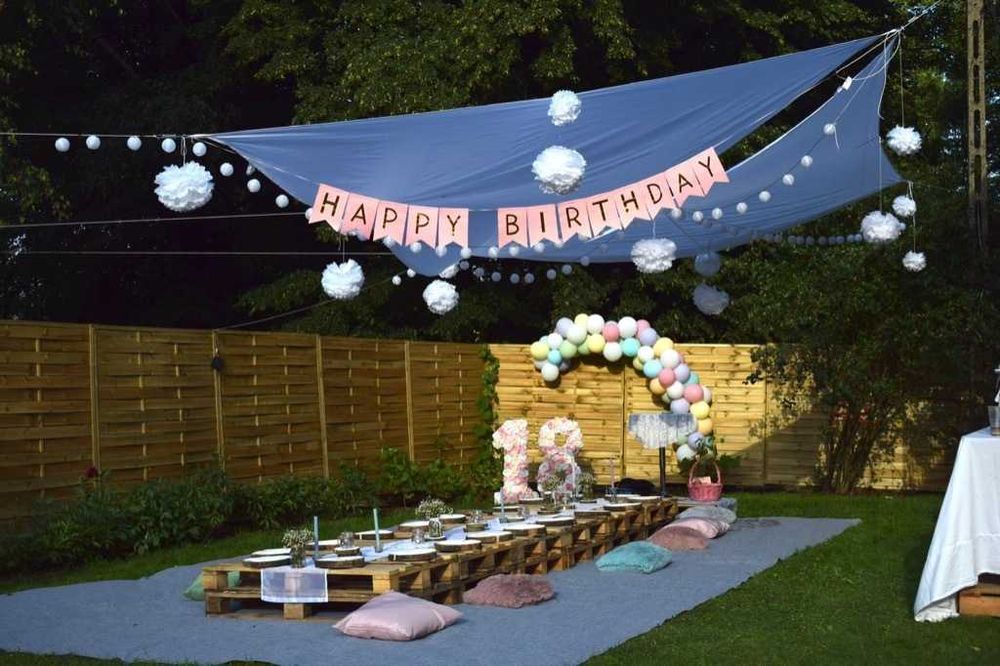 Cyfry z kwiatów 18 urodziny osiemnaste osiemnastka roczek, pastelowe