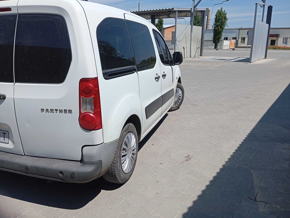 Продам Пежо партнер