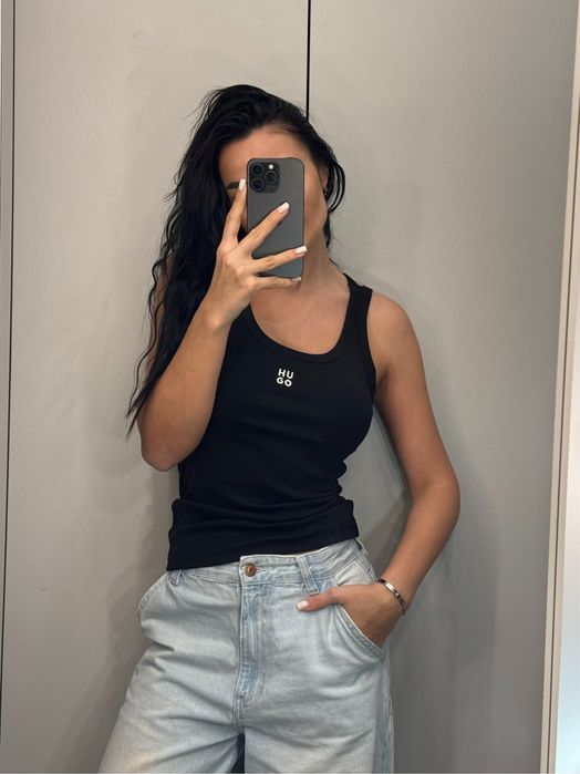 Топ Hugo, S-ка, оригинал, новый. Переходите,много товара