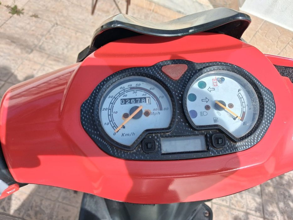 Scooter Azel Aries
