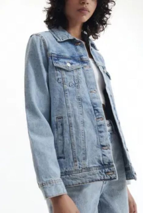 Удлиненная женская джинсовая куртка Berska