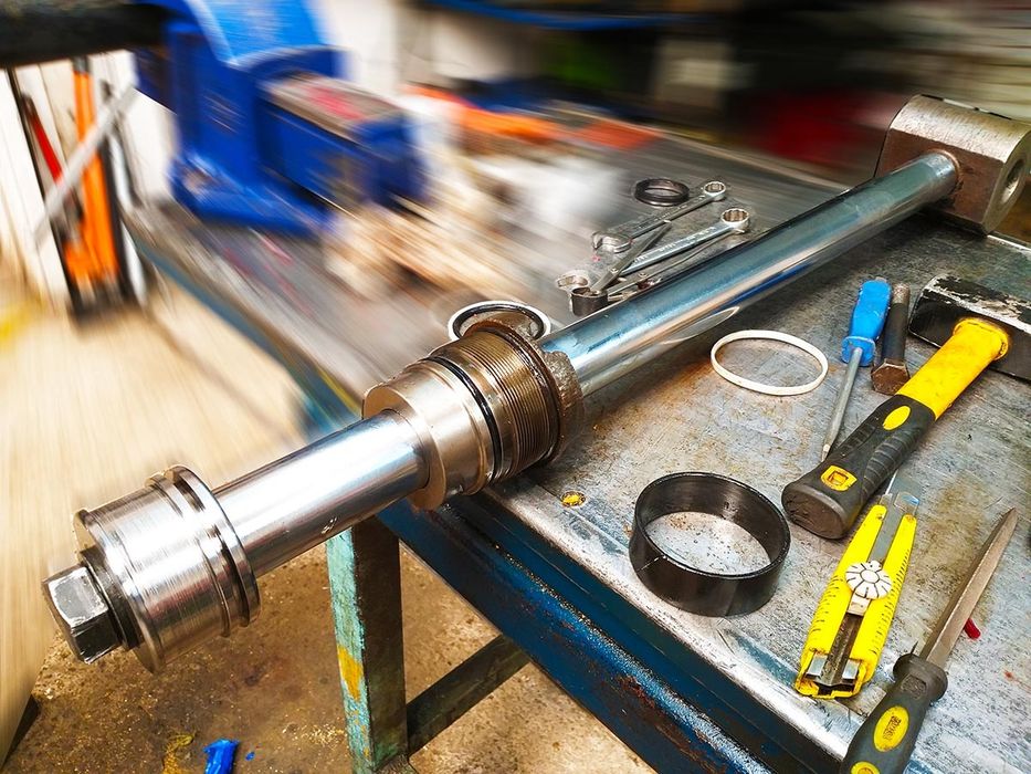 Reparação cilindros hidráulicos/pneumáticos