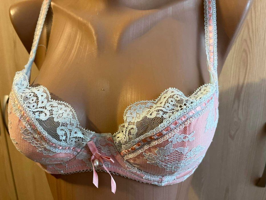 Бюстгальтер ліфчик 75С ann summers