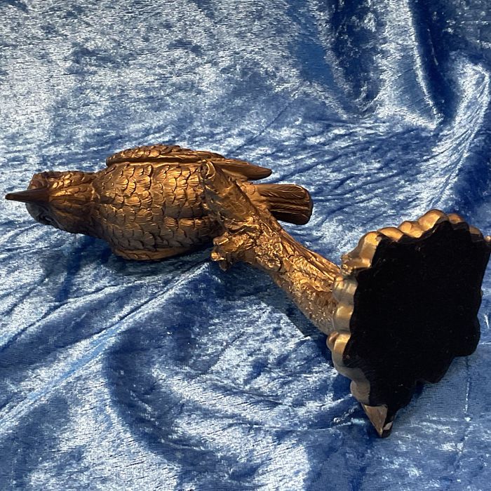 Ave escultura Guarda rios pintura a cor de ouro alt. 18 cm