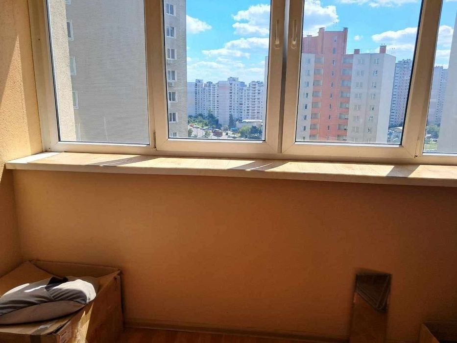 Здам простору  1 но кімн квартиру вул. Милославська 12а. Вільна.