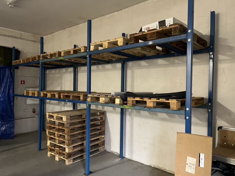 Regaly magazynowe na 18 palet