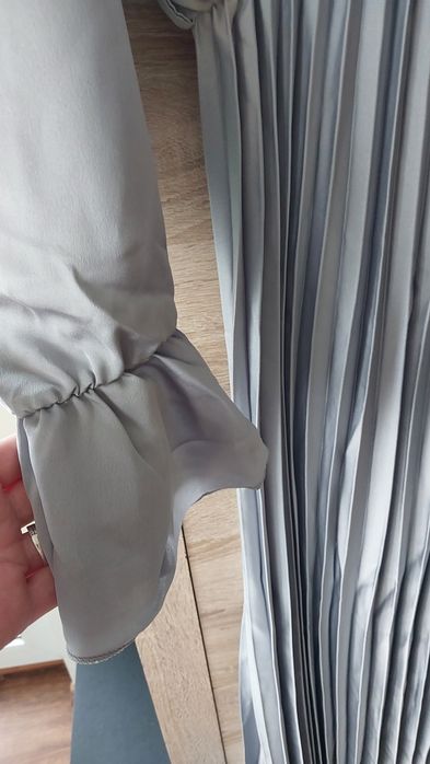 Sukienka satynowa kopertowa MIDI nowa plisowana