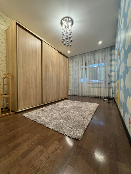 Продаж великої 3х кімнатної квартири