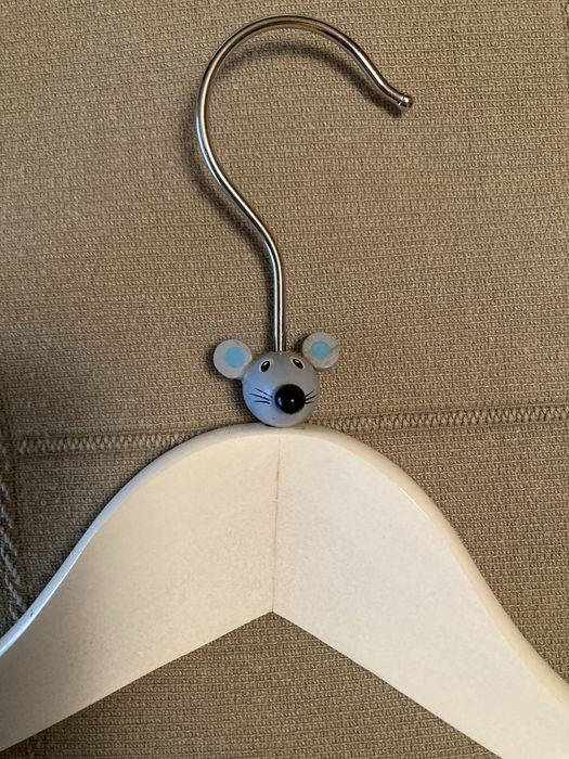 Cabides de criança em madeira - 6 unidades