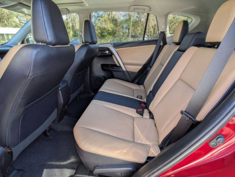 Toyota RAV4 XLE      2019